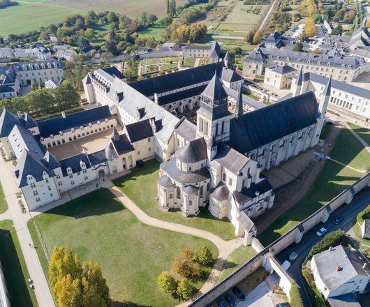 L'abbaye de Fontevraud vu du ciel