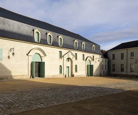 vue extérieure du bâtiment du musée d'arts de l'abbaye de Fontevraud